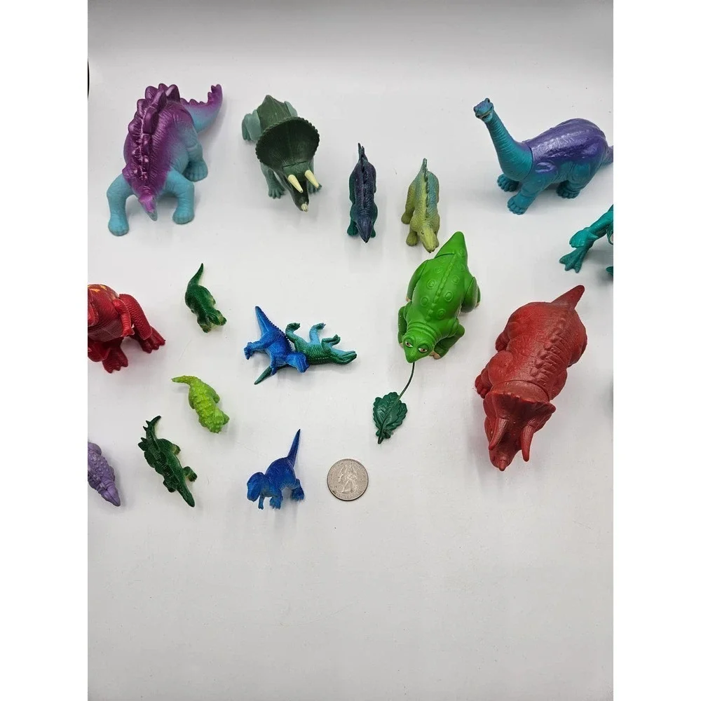 Dinosaur Toy Figures Lot‎ of 17 Mixed Small And Miniature Sizes